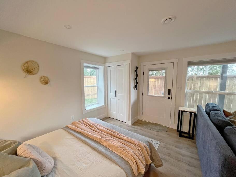 Modern Studio With Soft Tub And Mountain Views - Ratcliffe Guest Suite Duncan Exterior foto